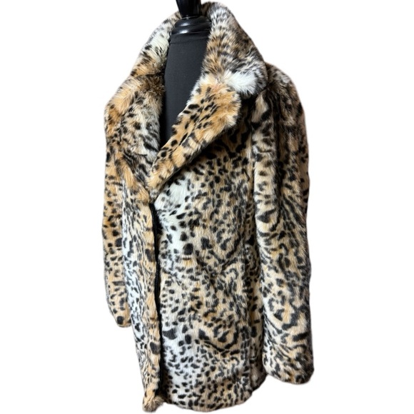 Forever 21 Faux Fur Coat - Picture 5 of 15